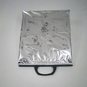 Sac isotherme portable personnalisé avec logo, en aluminium, pour livraison, repas à emporter, fruits de mer, ou comme sac à déjeuner. - Product Image 4