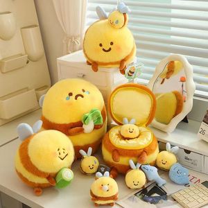 Coussin en peluche abeille personnalisable, adorable jouet en peluche insecte, porte-clés fait main, pendentif de sac, cadeau pour activités - Product Image 2