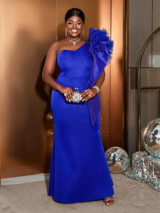 Vente en gros de robe de soirée de soirée maxi plissée à une épaule élégante bleue - Product Image 3