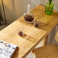 Table de bar scandinave moderne et minimaliste en bois massif et rotin Hôtels B & Bs Restaurants Cafés Sabi Wabi High Bartable Pub Tables hautes