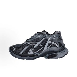 2026 Baskets de luxe de créateur Graffiti Runner pour homme, à plateforme épaisse et effet vieilli, en maille respirante noir et rouge, style Cyberpunk - Product Image 2