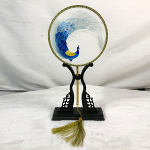 Abanico de <span class=keywords><strong>Palacio</strong></span> Bordado de Suzhou, Hecho a Mano, Diseño de Pavo Real de Doble Cara, Accesorio de Estilo <span class=keywords><strong>Chino</strong></span> para Hanfu, Decoración Artesanal Tradicional - Product Image 3