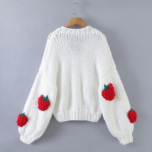 Cardigan in <span class=keywords><strong>Maglia</strong></span> con Motivo Fragola OEM, Maglione da <span class=keywords><strong>Donna</strong></span> Autunno/Inverno con <span class=keywords><strong>Scollo</strong></span> a <span class=keywords><strong>V</strong></span> e Maniche a Lanterna, Cappotto Imbottito - Product Image 4