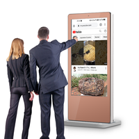 Kiosque d'affichage numérique multi-touch couleur étanche de 32 43 50 pouces pour les magasins de détail et la publicité extérieure d'orientation