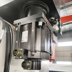 Máquina de Doblado de Chapa Metálica Eficiente de 80T DA66S con Calibrador Trasero Izquierdo y Derecho Programable para Talleres de Fabricación en Colombia - Product Image 6