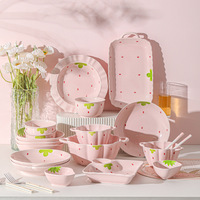Nouvel ensemble de vaisselle en céramique à motif de fraises, adapté au micro-ondes, mignon, pour une utilisation en vacances, série rose, vaisselle en porcelaine mignonne