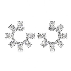 Colección de Lujo Asequible Dylam, Pendientes de Plata S925 con Baño de Rodio y Oro de 18K, Zirconia Cúbica Ovalada de 0.5ct 5A, Diseño Simétrico de Flor de Sol - Product Image 1