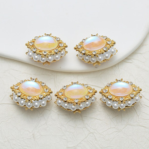 Botones de aleación con perlas y diamantes de imitación, pequeños y redondos, accesorios de joyería de moda para decoración de ropa, invierno 2024 - Product Image 1