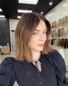 Perruque en dentelle de luxe avec doublure en soie sans couture, cheveux européens coupés en biais, niveau 5 brune avec reflets chauds, pour femmes souffrant de perte de cheveux - Product Image 5