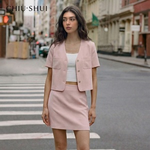 Piccolo profumo cappotto corto femminile primavera ed estate Design temperamento tuta a maniche corte con bretelle - Product Image 1