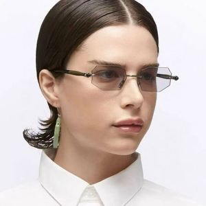 Gafas de Sol Cuadradas con Marco Pequeño, Diseño 2025, Logotipo Personalizado, Protección UV400, Lentes Degradadas, Montura Poligonal sin Aro, para Hombre y Mujer - Product Image 2