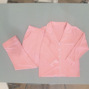 2025 دعم المصنع الفائق: طقم بيجاما نسائي منزلي لجميع الفصول بحمالات للنساء - Product Image 4