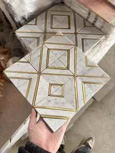 Mosaïque murale <span class=keywords><strong>de</strong></span> <span class=keywords><strong>salle</strong></span> <span class=keywords><strong>de</strong></span> <span class=keywords><strong>bain</strong></span> d'hôtel moderne mélangée <span class=keywords><strong>de</strong></span> <span class=keywords><strong>travertin</strong></span> <span class=keywords><strong>de</strong></span> Carrare blanc <span class=keywords><strong>et</strong></span> <span class=keywords><strong>de</strong></span> marbre en pierre naturelle Design <span class=keywords><strong>de</strong></span> parquet <span class=keywords><strong>de</strong></span> 4mm - Product Image 2