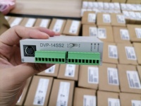 En stock DVP14SS211R Module de contrôle PLC 14 points 8DI-6DO Sortie relais Communication RS232 RS485 Contrôleur logique programmable