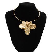 Mode irrégulière métal fleur pendentif collier personnalisé fleur clavicule collier ras du cou boucle d'oreille accessoires pour les femmes