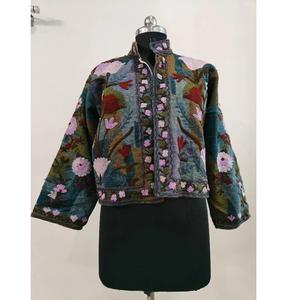 Veste Suzani brodée à la main exclusive Offre Spéciale veste Suzani en coton pour tenue décontractée ou voyage disponible au meilleur prix - Product Image 1