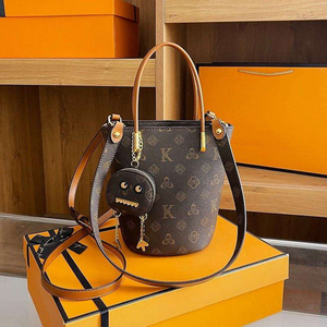 Luxury Designer <b>Handbags</b> Famous Brands Women's Fashion Lady Pu Material Zipper Closure Summer Travel Messenger Bags - Product Image 1