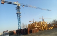 Kran Menara Tanpa Atap (Topless) 10T 70M Panjang Jib, Kran Konstruksi Bangunan dengan Motor Gearbox, Momen Beban Tinggi
