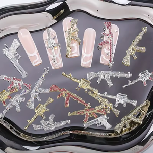 ชาร์มตกแต่งเล็บรูปปืน 10 ชิ้น/ถุง ประดับด้วยเพชรเทียม อุปกรณ์ตกแต่งเล็บโลหะผสม สำหรับผู้หญิงและเด็กผู้หญิง สไตล์พังก์ Y2K เครื่องประดับตกแต่งเล็บ - Product Image 5