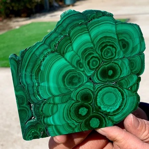 Tranche de malachite naturelle en forme libre, cadeau d'anniversaire, sculpture artisanale, pierres de guérison, objet de collection - Product Image 5