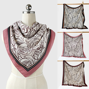Écharpe en soie pour femmes, 90x90cm, imprimé rose, écharpe carrée, accessoire de mode multifonctionnel, cadeau - Product Image 1