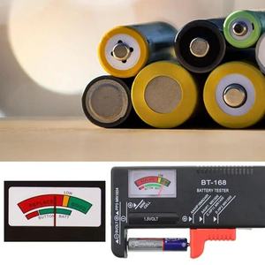 Comprobador de pilas analógico con pantalla, para medir el voltaje y el estado de pilas de diferentes tipos. - Product Image 2