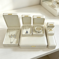 Boîte à bijoux de voyage portable Fandi en cuir PU, petite boîte à bijoux pour organiser les bagues, les boucles d'oreilles, les colliers, pour femmes