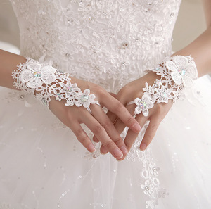 Guantes de Novia Largos con Flores y Pedrería Bordada, sin Dedos, para Boda - Product Image 4