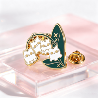 Épinglette personnalisée en émail dur motif Muguet, finition lisse, logo sur mesure, en métal