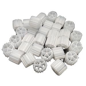 Medios de filtro de membrana biofiltro biológico de alta eficiencia-10-25mm MBBR Media K1/K2/K3/K4/K5 <span class=keywords><strong>para</strong></span> sistemas de tratamiento de aguas residuales - Product Image 1