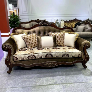 Sofá Chesterfield de Madera Maciza Hecho a Mano con Respaldo Acolchado, Tapicería de Terciopelo, Brazos Enrollados, Tres Plazas, Mueble para Sala de Estar - Product Image 1