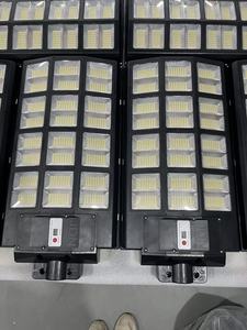 800W 1000W uzaktan kumanda güneş sokak lambası IP66 su geçirmez güneş sokak lambası Led güneş pili trafik uyarı ışığı - Product Image 3