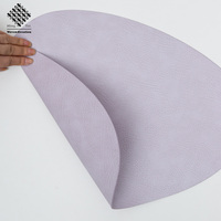 Tapis de table personnalisé en vinyle grain d'éléphant en cuir de forme irrégulière set de table à manger lavable de luxe pour restaurant