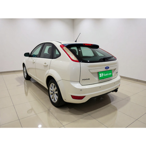 Guazi Ford Focus 2013 Berline d'occasion Essence Automatique Berline Exécutive Traction Avant Blanche Véhicule d'occasion Inspecté pour Concessionnaires Étrangers - Product Image 2