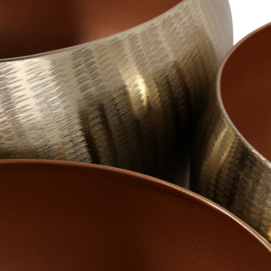 Set di Tre Vasi Decorativi in Metallo Texturizzato per Interni ed Esterni - Product Image 5