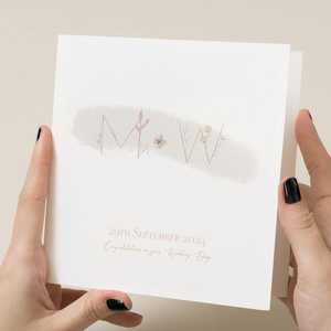 Enhorabuena <span class=keywords><strong>por</strong></span> el día de tu boda Iniciales botánicas Hojas Impresión Boda personalizada Gracias Tarjetas de felicitación - Product Image 1