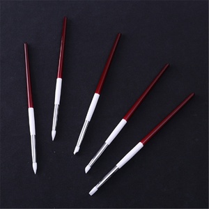 Lot de 5 stylos à ongles en silicone blanc et rouge, outils de sculpture 3D creux pour la conception d'ongles en gel - Product Image 1