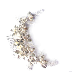 RE3739 Nouvelle conception, peigne à <span class=keywords><strong>cheveux</strong></span> de mariée en perles d'eau douce faites à la main, fleur, strass, cristal, accessoire de <span class=keywords><strong>cheveux</strong></span> de <span class=keywords><strong>mariage</strong></span> - Product Image 3