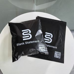 Logotipo personalizado al por mayor bolsas de correo de polietileno Negro adhesivo fuerte sobre de embalaje exprés bolsa de correo de plástico con autosellado - Product Image 1