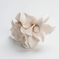 Diffuseur en céramique fait main pour parfums aromatiques en forme de rose, disponible en gros et compatible avec les huiles essentielles