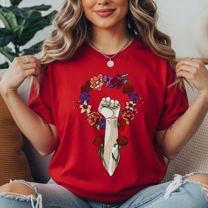 T-shirt da donna a maniche corte girocollo con stampa floreale, regalo femminista per la Giornata Internazionale della Donna, casual, 100% cotone jersey - Product Image 3