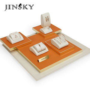 Ensemble de présentoirs à bijoux en cuir PU personnalisé Jinsky, présentoirs à bijoux, boucles d'oreilles, collier, bague, bracelet pour comptoir - Product Image 1
