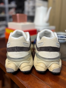 Zapatillas Deportivas de Diseño 9060 para Hombre, Nueva Tendencia de Alta Calidad, Transpirables, de Malla, para Parejas, Modernas y a la Moda - Product Image 4