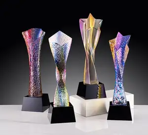 ADL ที่มีคุณภาพสูงที่มีสีสันห้าดาวคอลัมน์เสาคริสตัลถ้วยรางวัล/ออปติคอลดาวบิดคอลัมน์คริสตัลรางวัลรางวัลรางวัลเหรียญ