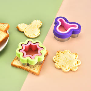 Juego de cortadores de galletas de dibujos animados coloridos, 6 piezas, molde de acero inoxidable para sándwiches, pan, galletas, tostadas, frutas y verduras. - Product Image 2