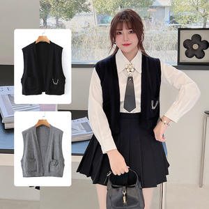 Chaleco de punto para mujer N8272, negro y gris, color sólido, con detalle de cadena, estilo preppy, tallas grandes para mujeres con curvas. - Product Image 5