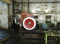 Dynamischer 300kW Erdgasmotor Modell T1190N Wassergekühlt 24V DC Elektrostart 30% Effizienz Gasgenerator