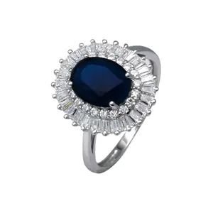Драгоценный камень 18K Белое позолоченное кольцо багет 5A CZ 925 стерлингового серебра овальной огранки синий сапфир кольцо