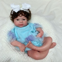 Poupée réaliste bébé nouveau-né en silicone, cheveux bouclés bruns de 18 pouces, jouet doux pour fille, corps entier, anti-stress, faite à la main + accessoires, cadeau