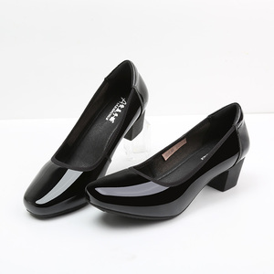 <span class=keywords><strong>Scarpe</strong></span> <span class=keywords><strong>da</strong></span> <span class=keywords><strong>Lavoro</strong></span> <span class=keywords><strong>da</strong></span> <span class=keywords><strong>Donna</strong></span> per Hotel <span class=keywords><strong>Nere</strong></span> Slip-On con Tacco Spesso e Punta Quadrata Comode Traspiranti con Suola Morbida Tinta Unita Stile Professionale alla Moda - Product Image 5